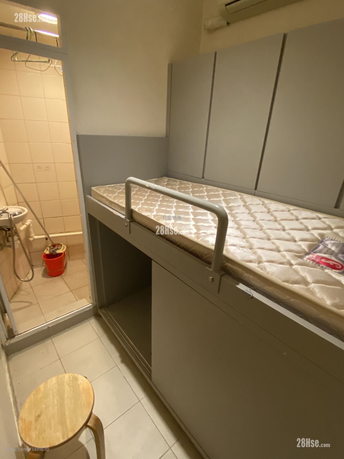 servant’s room: Aria Sell 3 Bedrooms , 3 Bathrooms 1,248 ft²