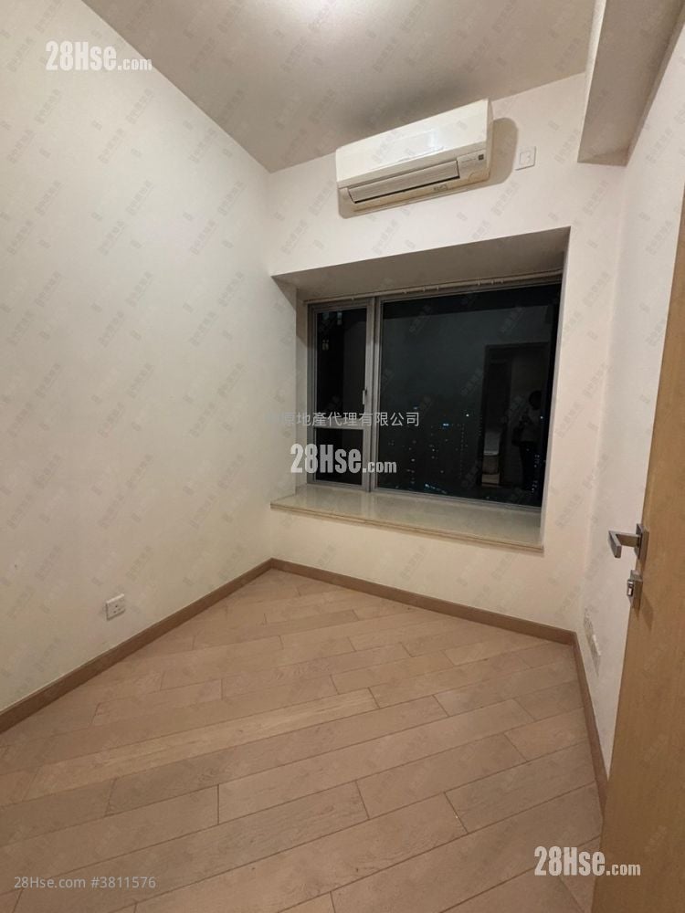 Century Gateway Sell 2 Bedrooms , 1 Bathroom 464 ft²