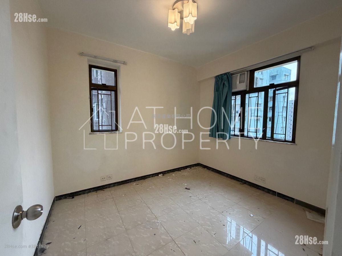 安峰大厦 租盘 2 房 , 1 浴室 545 平方尺