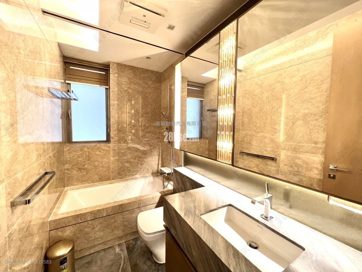 Cristallo Sell 3 Bedrooms , 3 Bathrooms 1,310 ft²