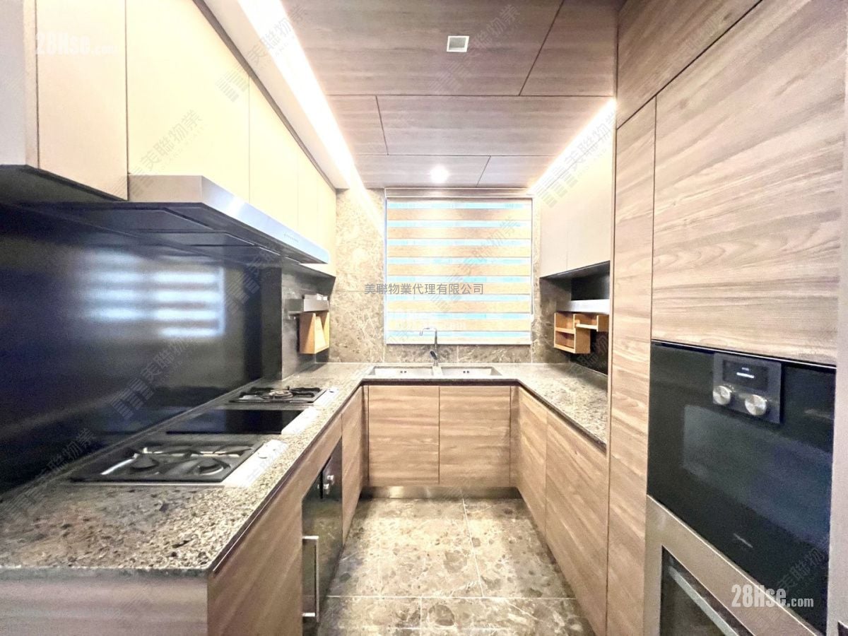 Cristallo Sell 3 Bedrooms , 3 Bathrooms 1,310 ft²