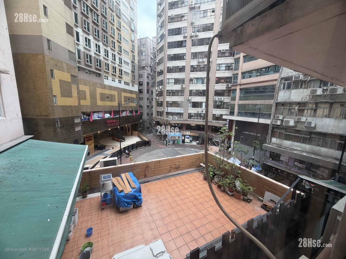 Hillwood Mansion Sell 2 Bedrooms , 1 Bathroom 420 ft²