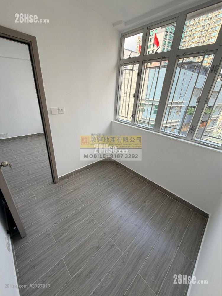 Peony House Sell 3 Bedrooms , 1 Bathroom 395 ft²