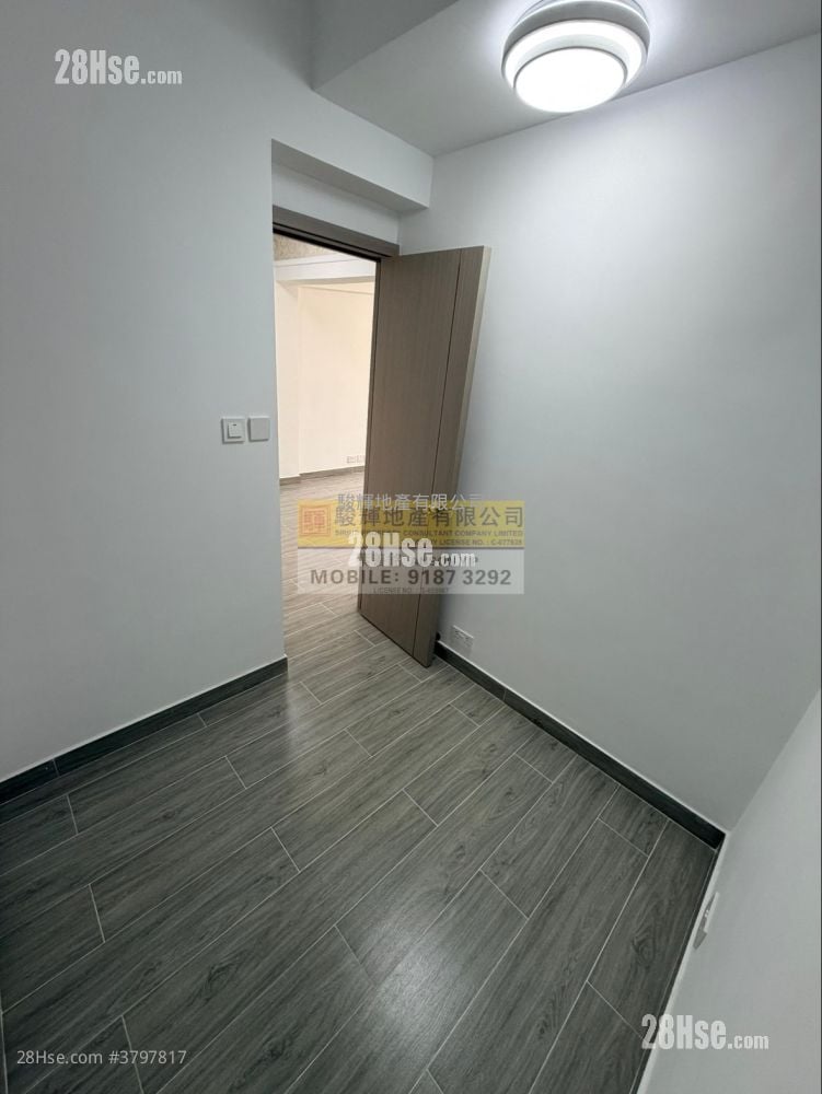 Peony House Sell 3 Bedrooms , 1 Bathroom 395 ft²