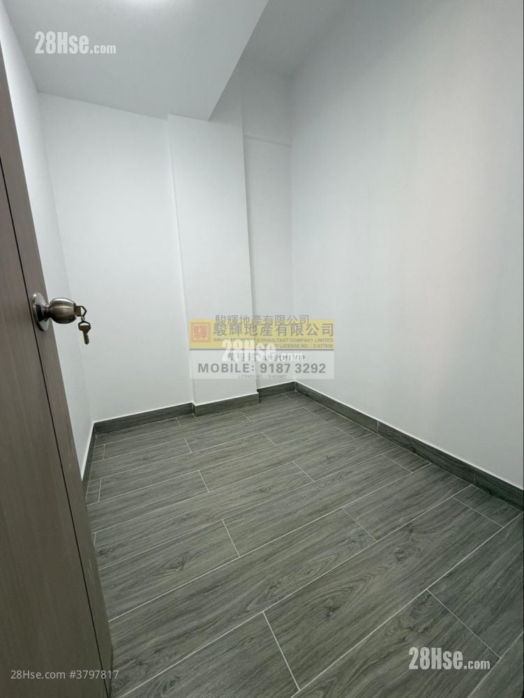 Peony House Sell 3 Bedrooms , 1 Bathroom 395 ft²