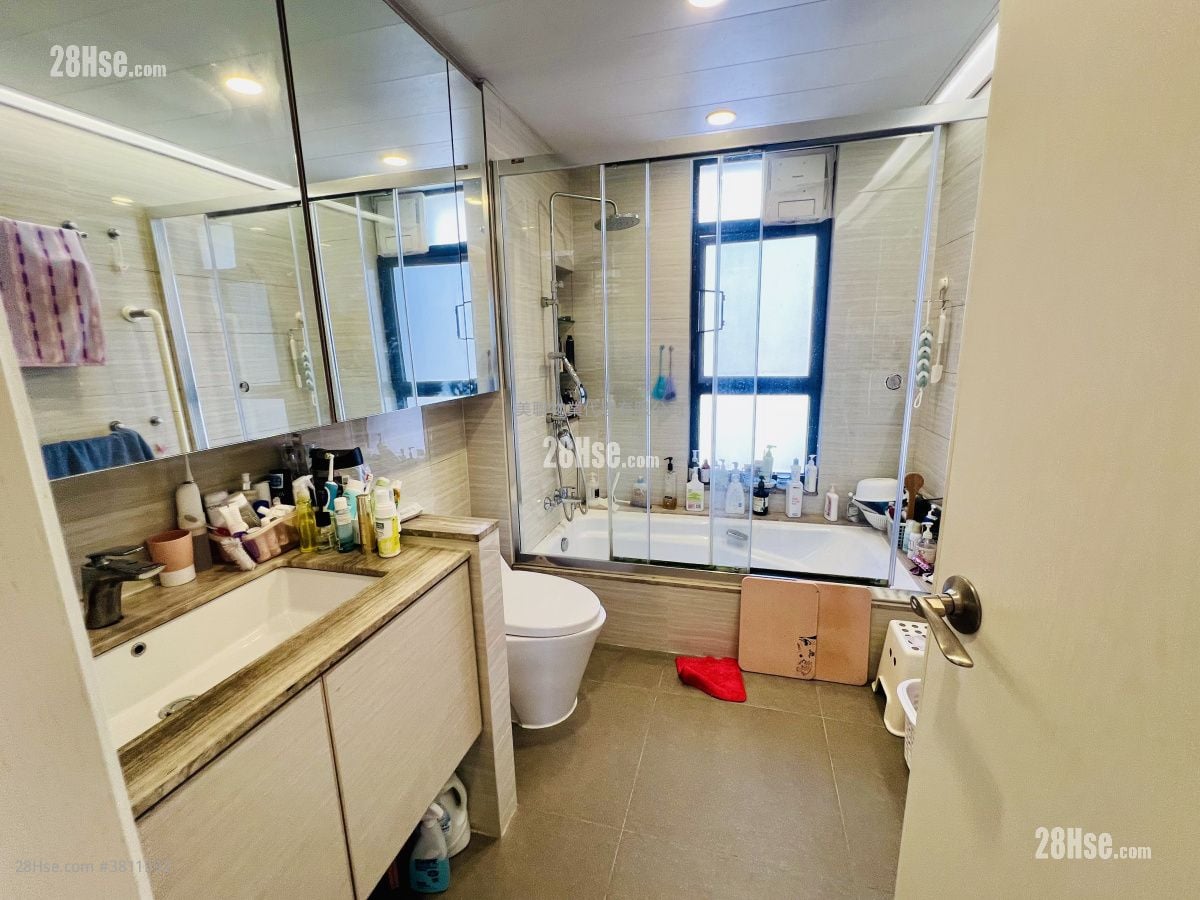 King's Park Hill Sell 2 Bedrooms , 3 Bathrooms 1,230 ft²