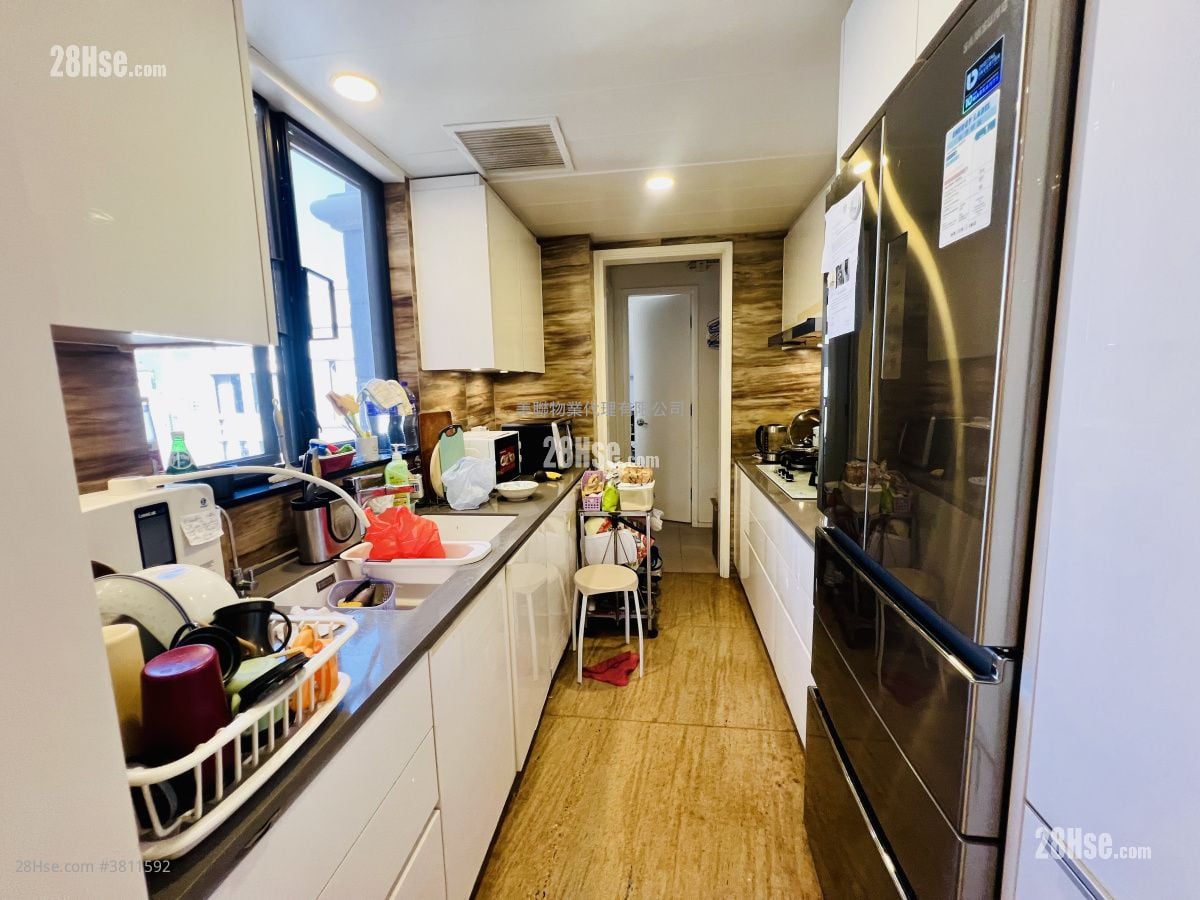 King's Park Hill Sell 2 Bedrooms , 3 Bathrooms 1,230 ft²