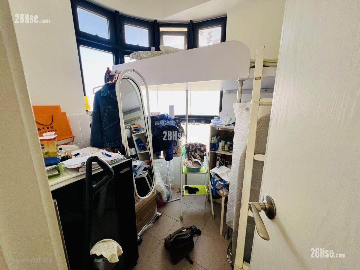 King's Park Hill Sell 2 Bedrooms , 3 Bathrooms 1,230 ft²