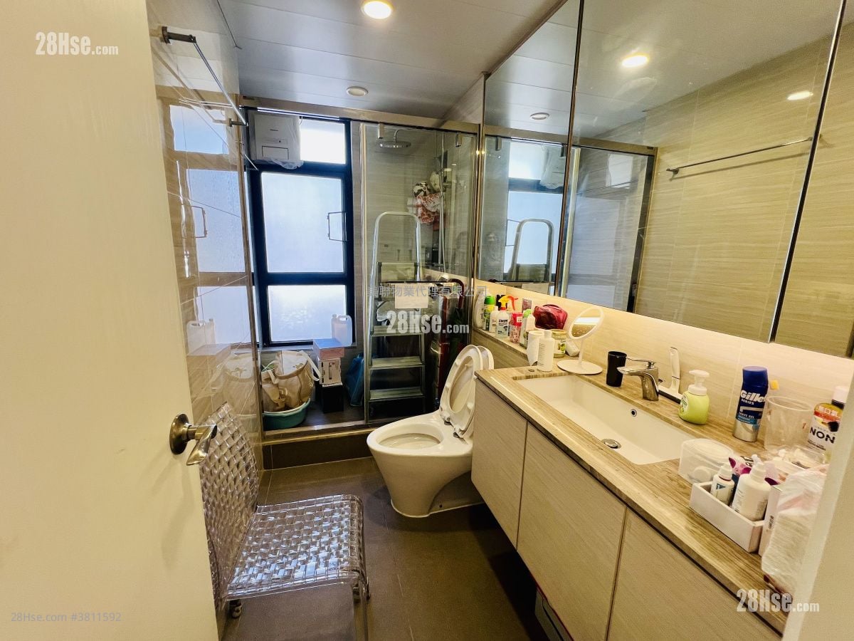 King's Park Hill Sell 2 Bedrooms , 3 Bathrooms 1,230 ft²