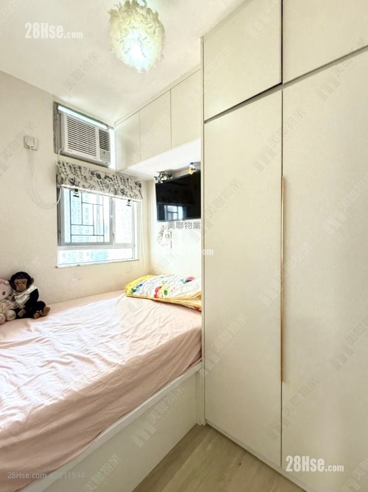 Ching Wah Court Sell 3 Bedrooms , 1 Bathroom 554 ft²
