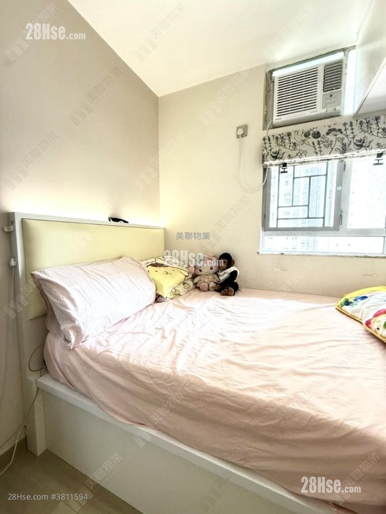 Ching Wah Court Sell 3 Bedrooms , 1 Bathroom 554 ft²