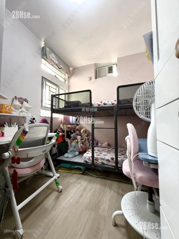 Ching Wah Court Sell 3 Bedrooms , 1 Bathroom 554 ft²