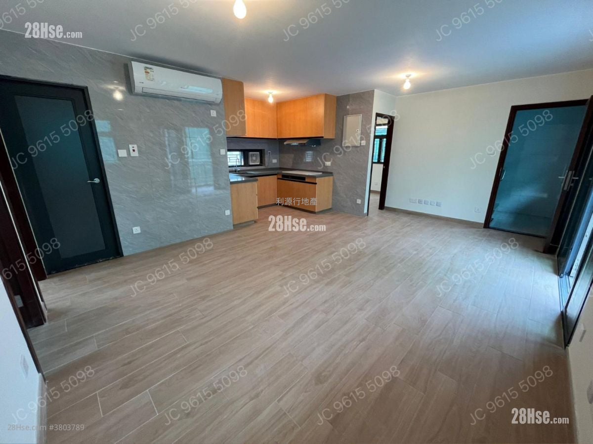 Village Rental 3 Bedrooms , 1 Bathroom 700 ft²