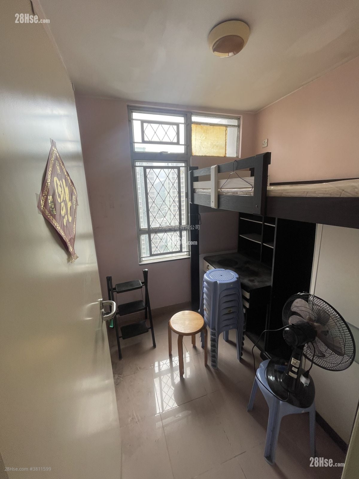 Tin Shing Court Sell 3 Bedrooms , 2 Bathrooms