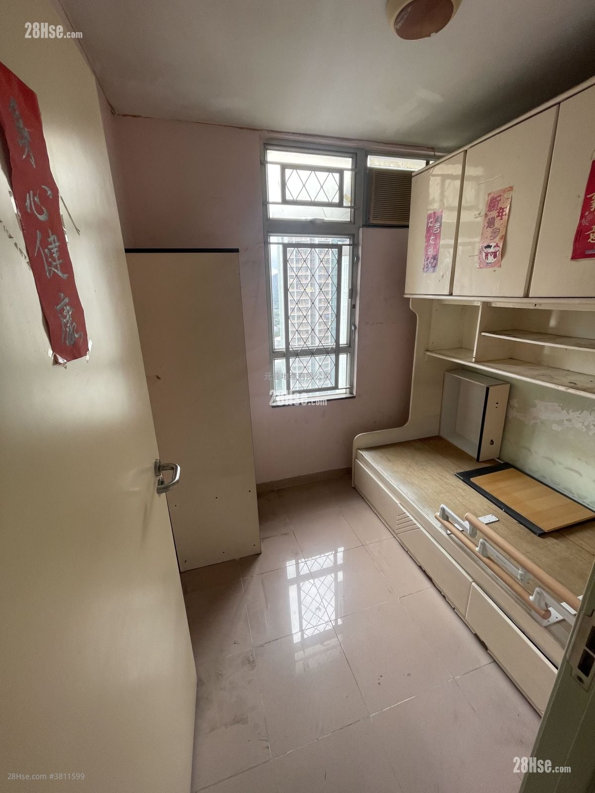 Tin Shing Court Sell 3 Bedrooms , 2 Bathrooms