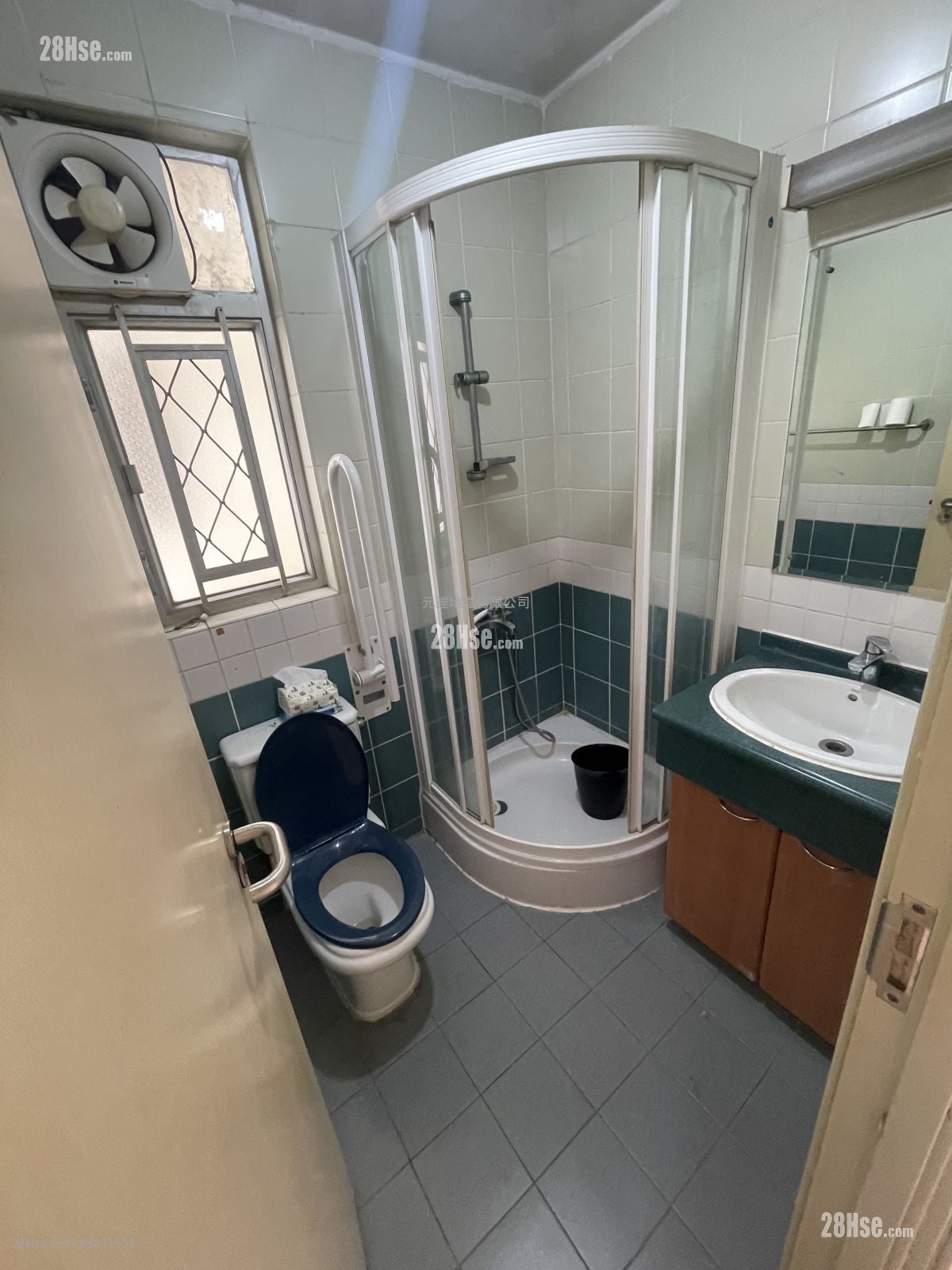 Tin Shing Court Sell 3 Bedrooms , 2 Bathrooms