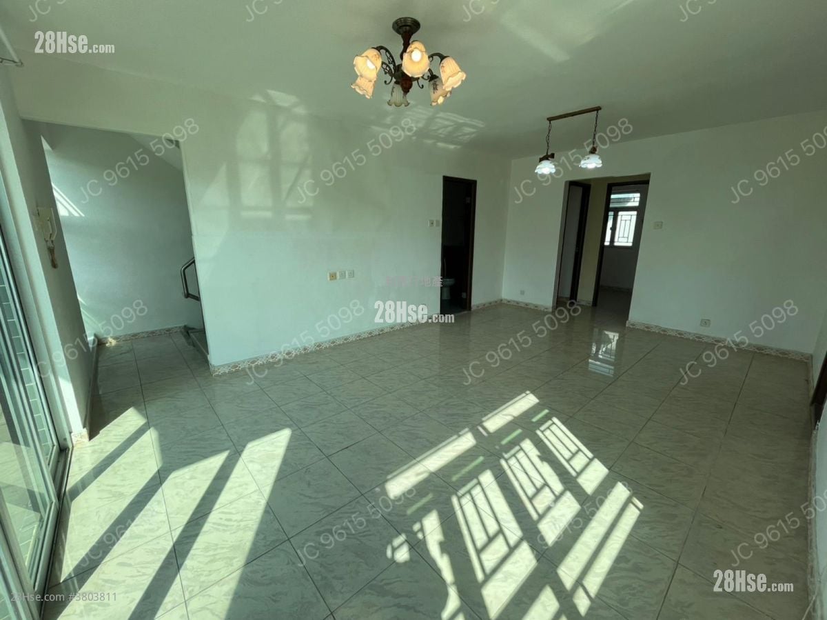 村屋 租盘 3 房 , 1 浴室 700 平方尺