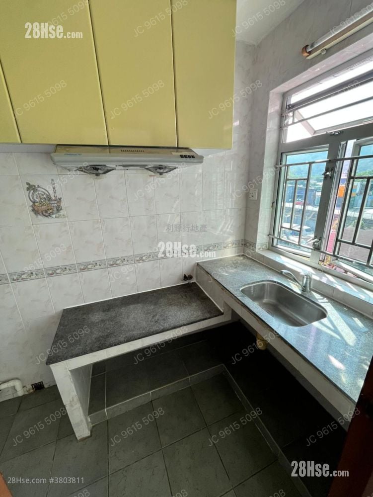 村屋 租盘 3 房 , 1 浴室 700 平方尺