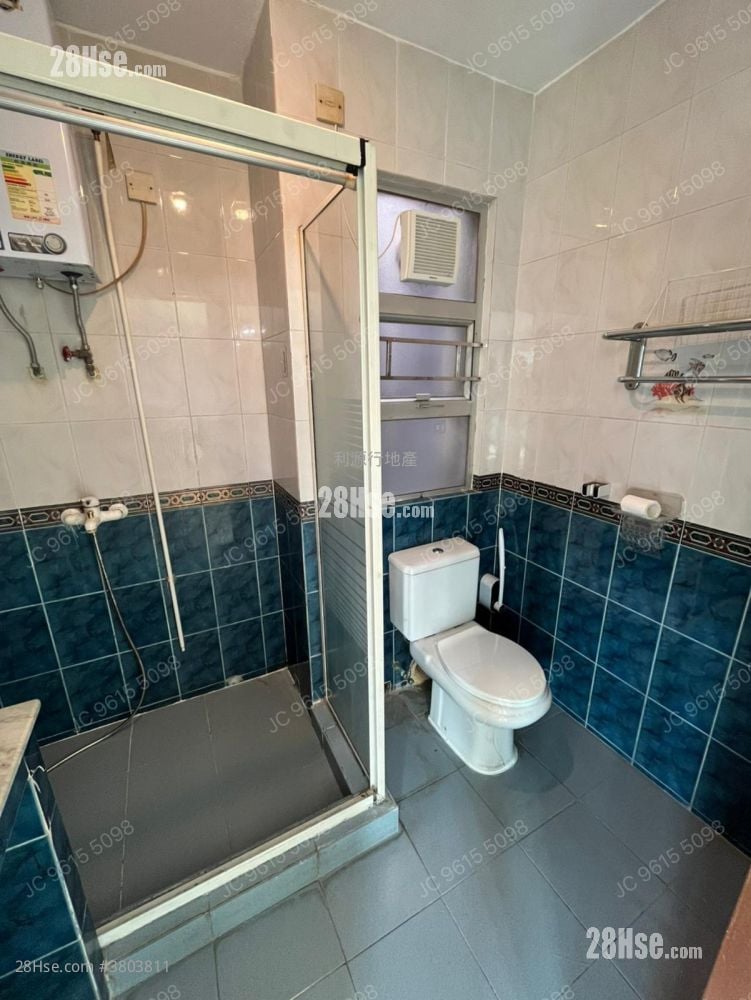 村屋 租盘 3 房 , 1 浴室 700 平方尺