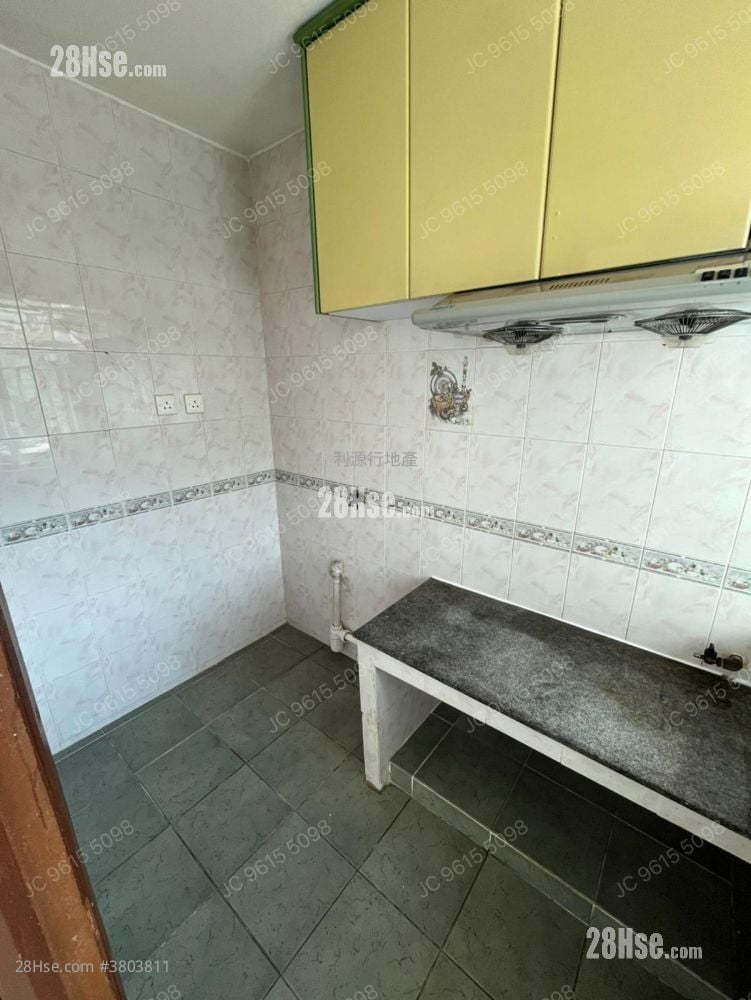 村屋 租盘 3 房 , 1 浴室 700 平方尺