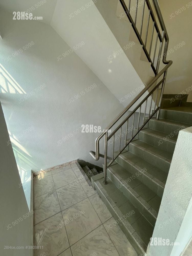 村屋 租盘 3 房 , 1 浴室 700 平方尺