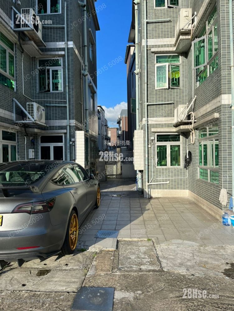 Village Rental 3 Bedrooms , 1 Bathroom 700 ft²