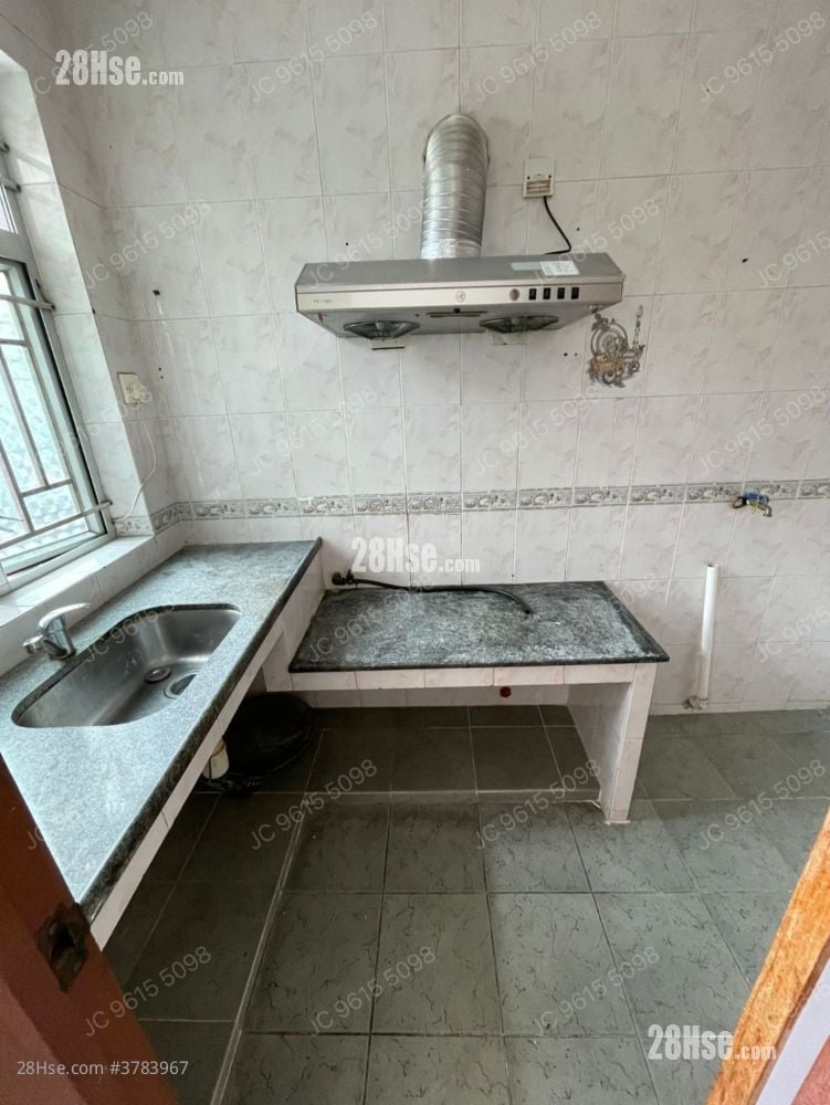 Village Rental 3 Bedrooms , 1 Bathroom 700 ft²