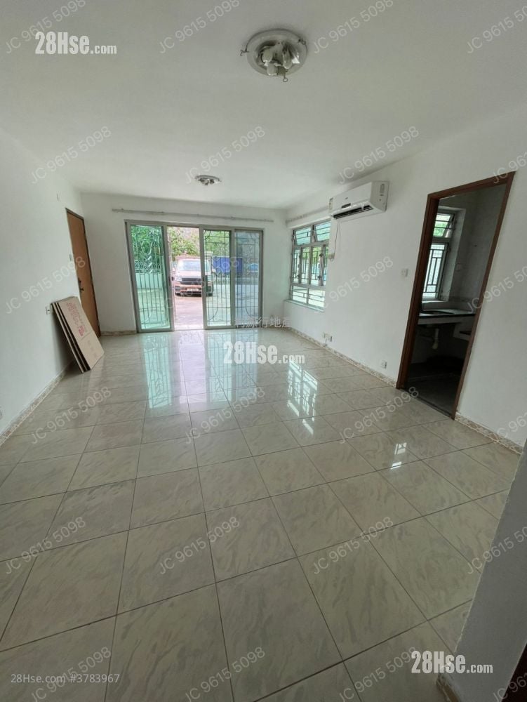Village Rental 3 Bedrooms , 1 Bathroom 700 ft²