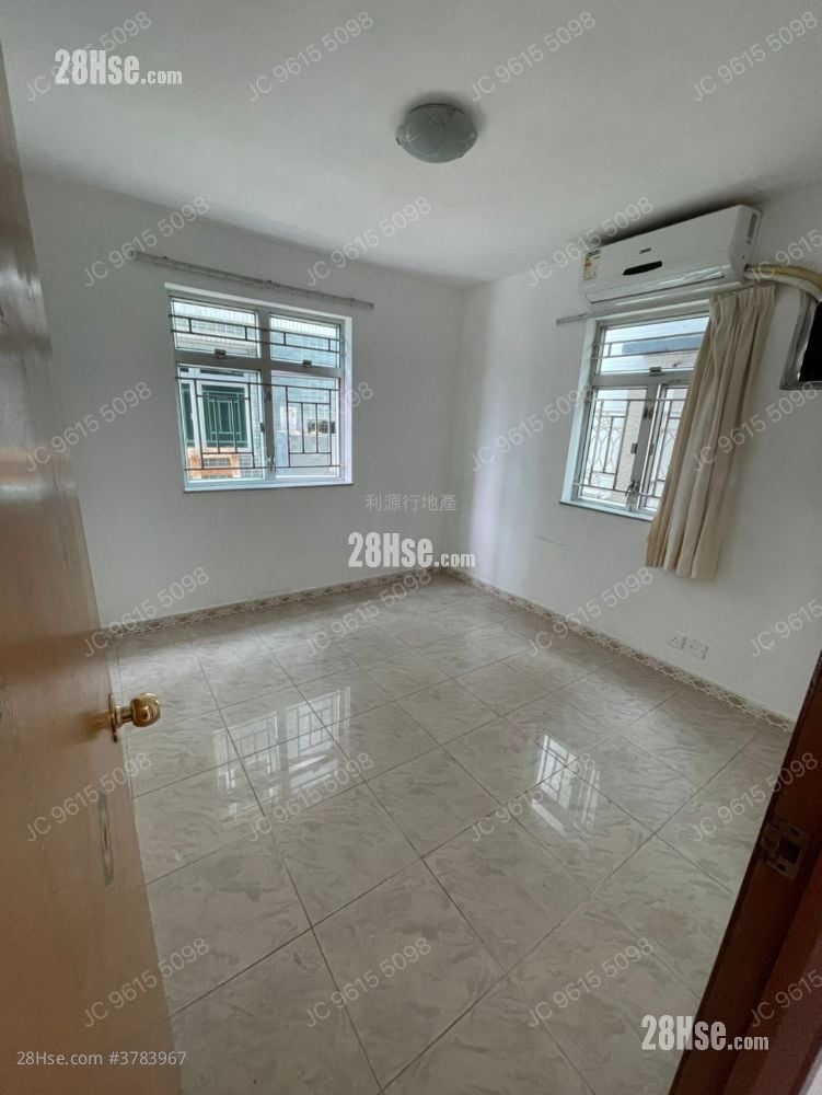 Village Rental 3 Bedrooms , 1 Bathroom 700 ft²