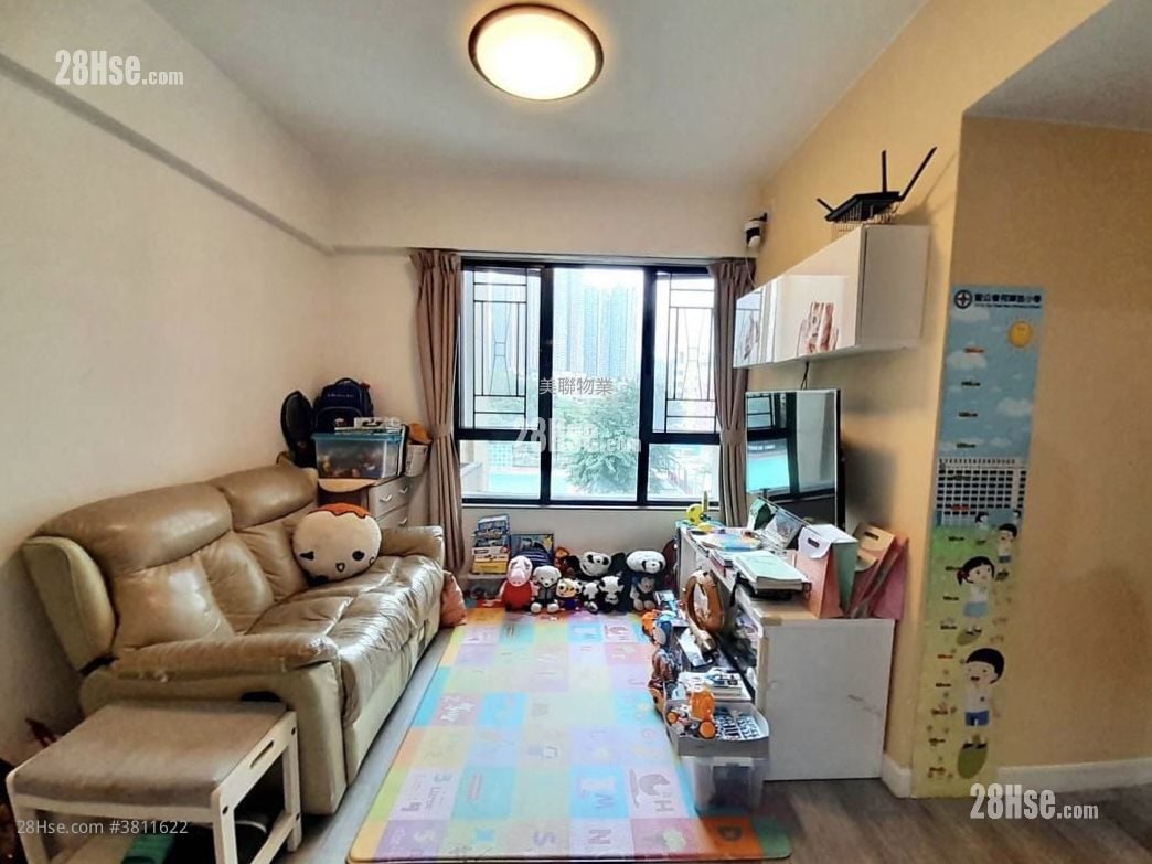 Tsing Yi Garden Sell 3 Bedrooms , 2 Bathrooms 547 ft²