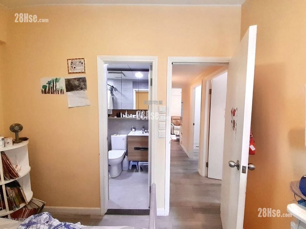 Tsing Yi Garden Sell 3 Bedrooms , 2 Bathrooms 547 ft²