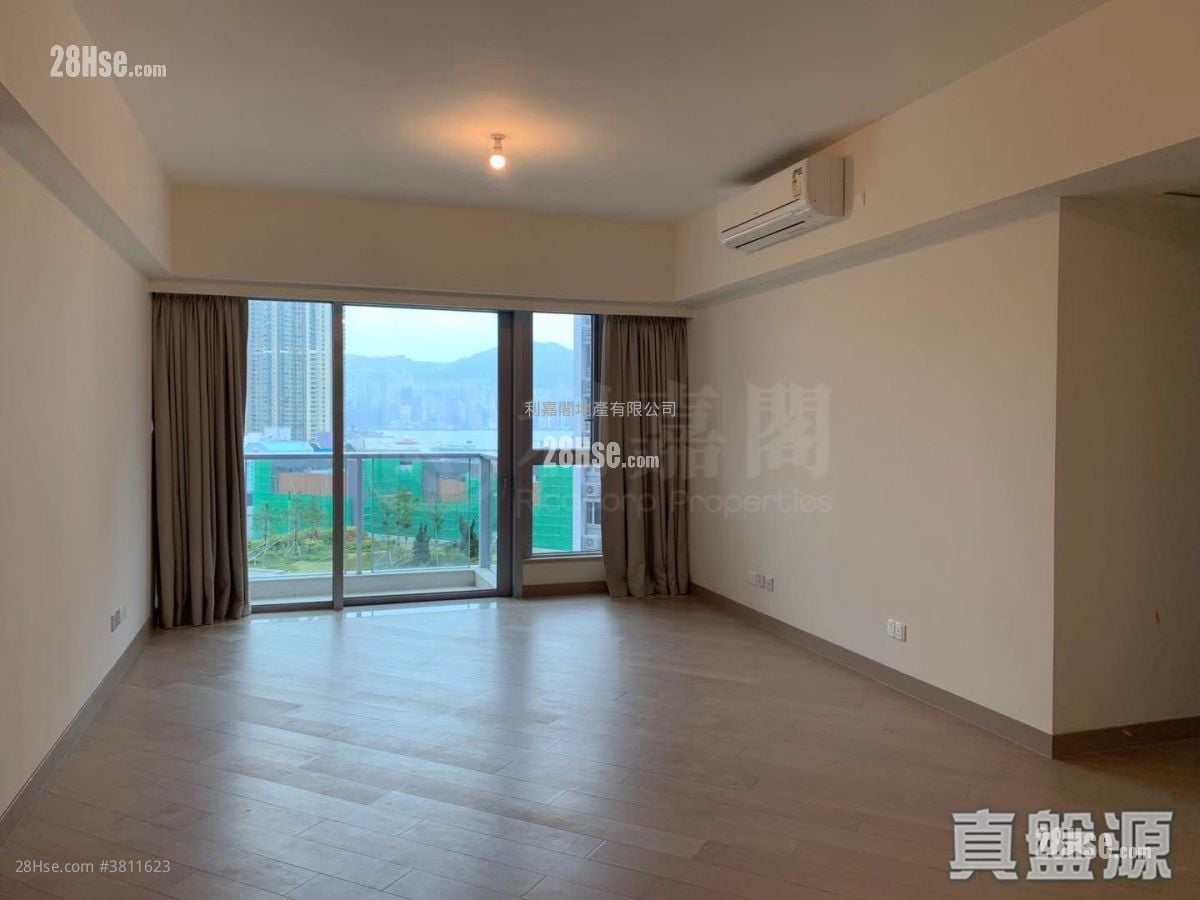 Cullinan West Sell 4 Bedrooms , 3 Bathrooms 1,367 ft²