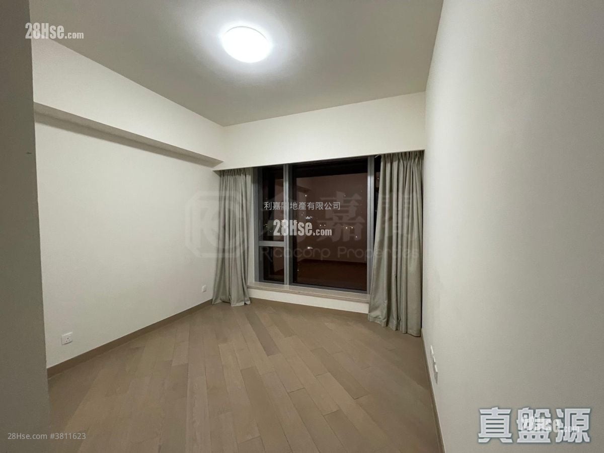 Cullinan West Sell 4 Bedrooms , 3 Bathrooms 1,367 ft²