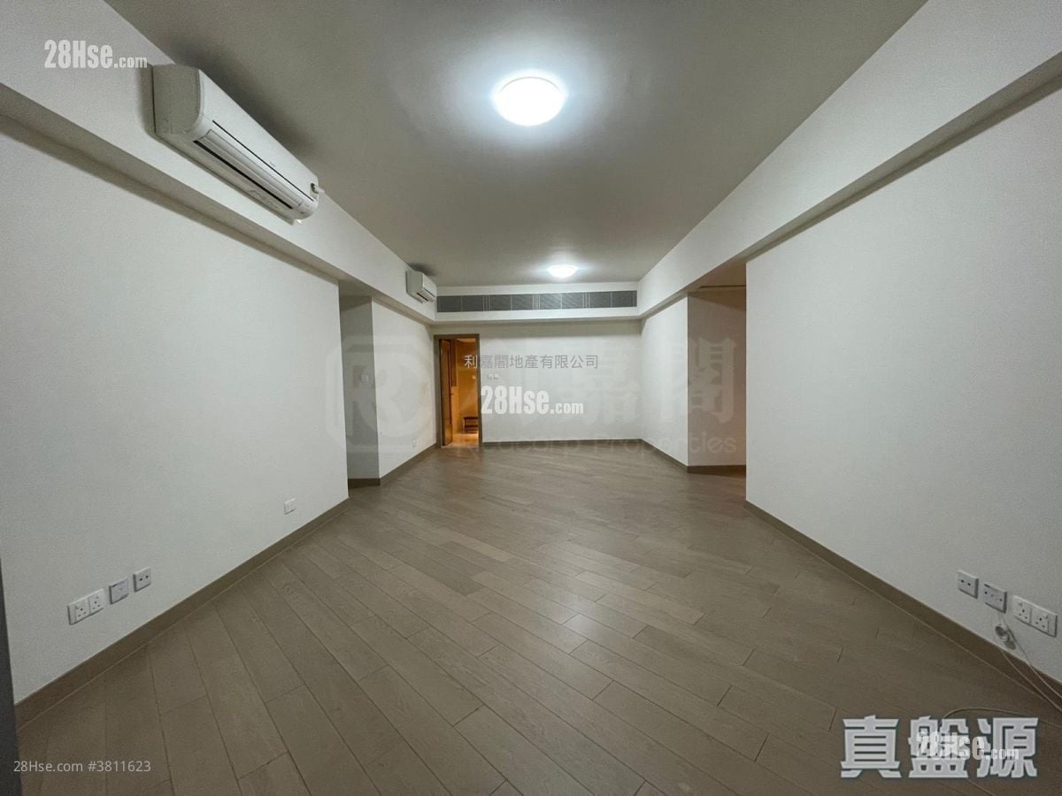 Cullinan West Sell 4 Bedrooms , 3 Bathrooms 1,367 ft²