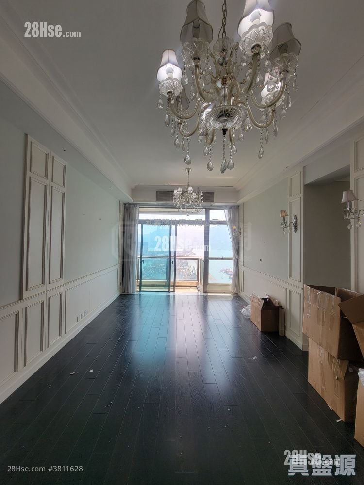 One Silversea Sell 2 Bedrooms 963 ft²