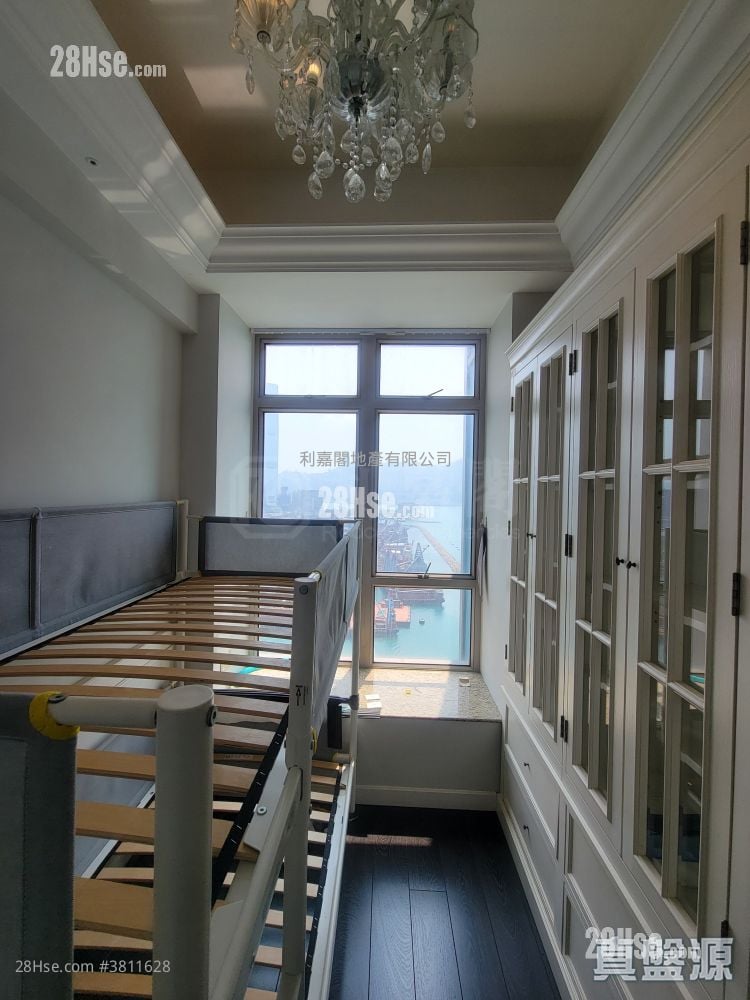 One Silversea Sell 2 Bedrooms 963 ft²