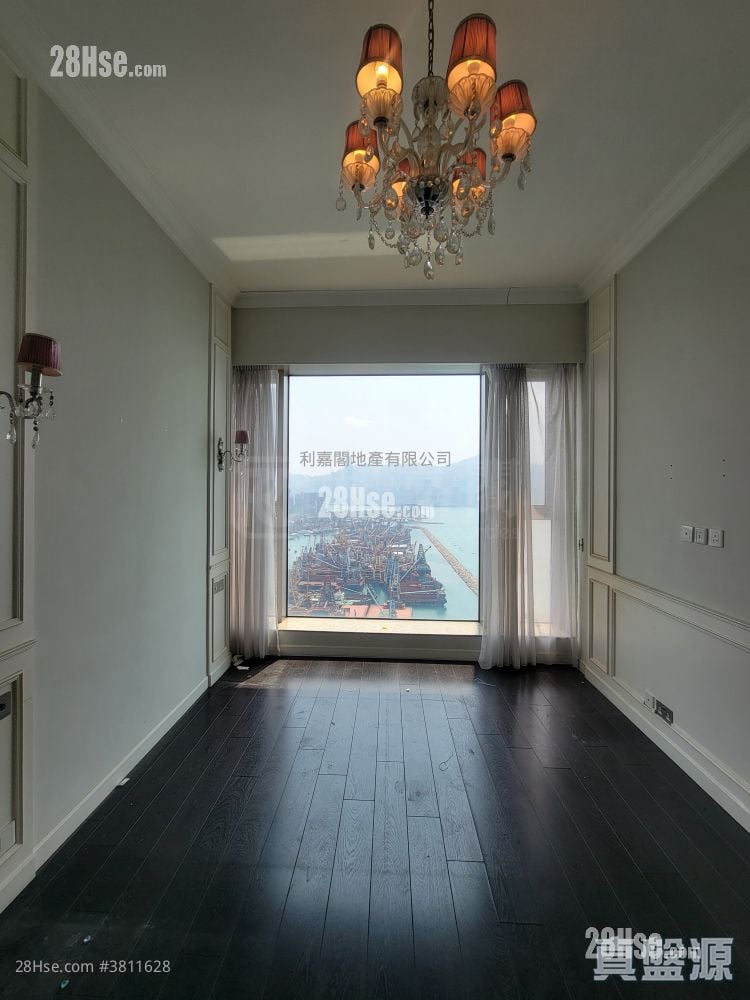 One Silversea Sell 2 Bedrooms 963 ft²