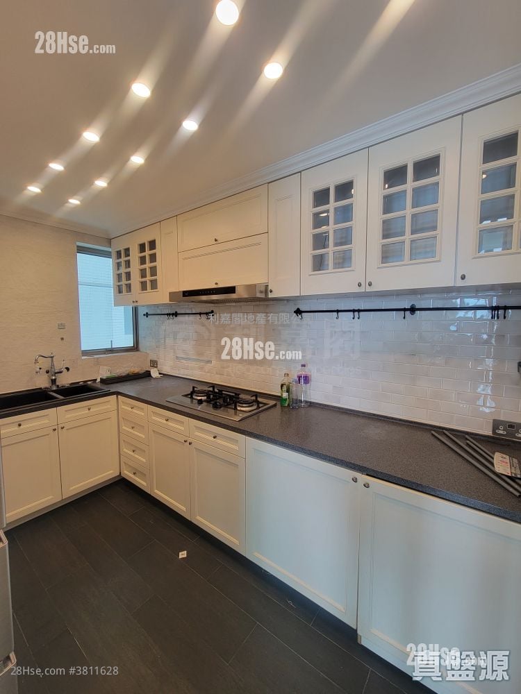 One Silversea Sell 2 Bedrooms 963 ft²