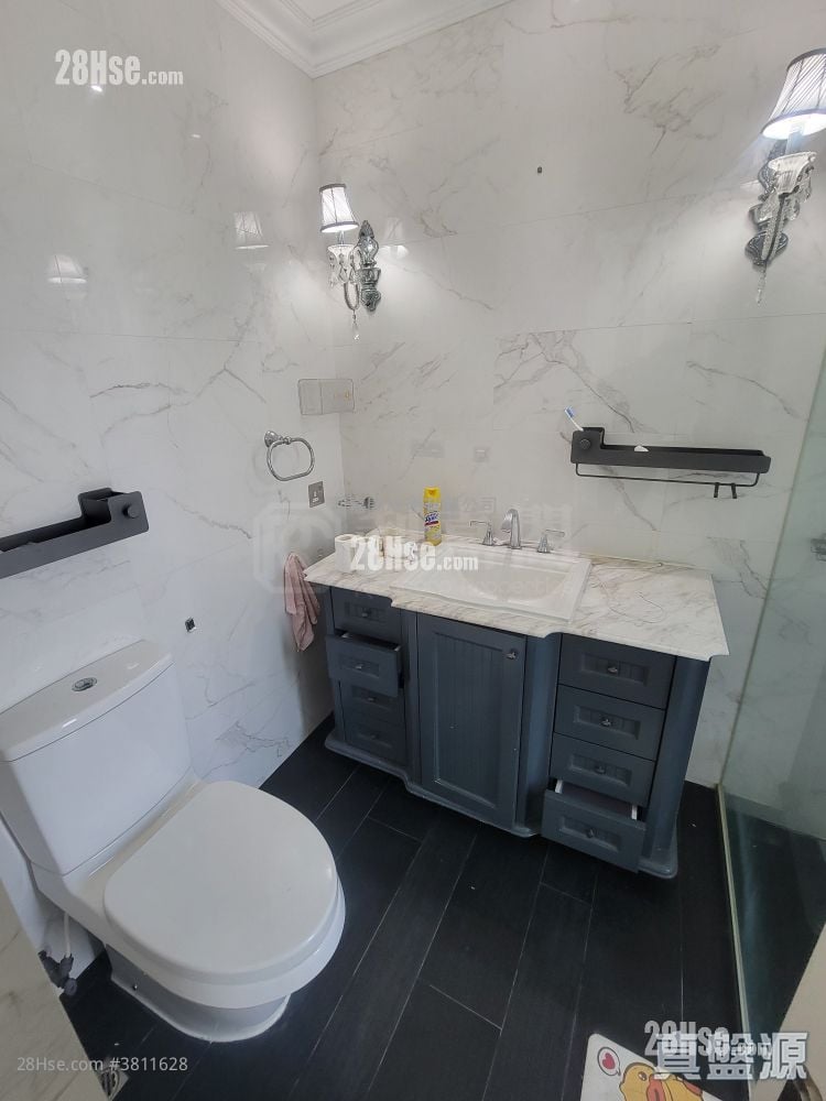 One Silversea Sell 2 Bedrooms 963 ft²