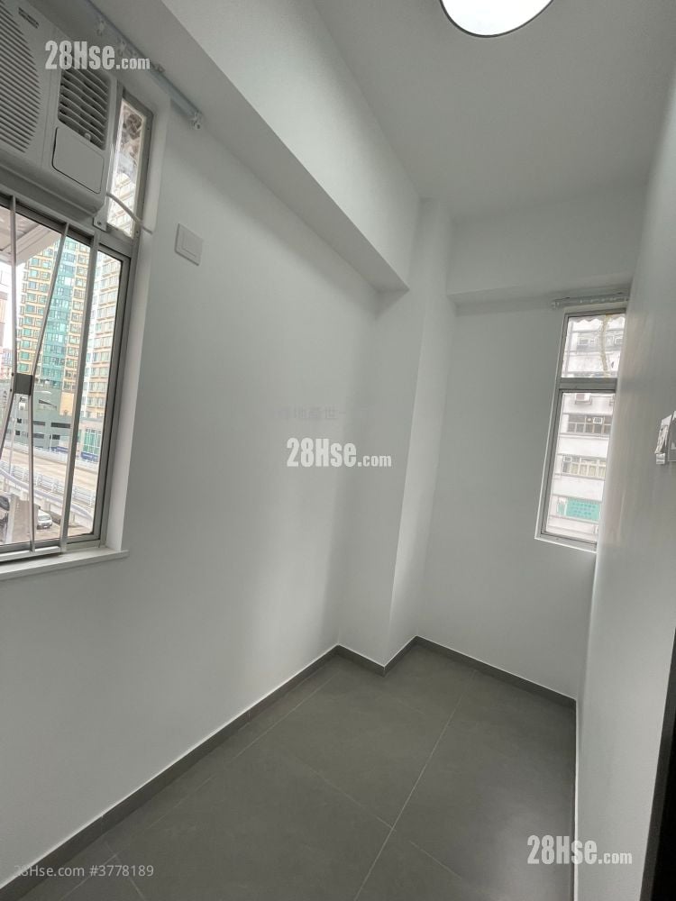 康龄大厦 租盘 2 房 , 1 浴室 200 平方尺