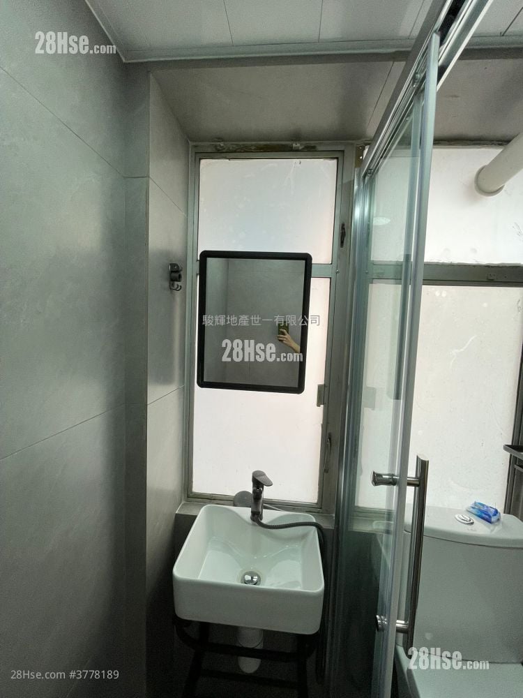 康龄大厦 租盘 2 房 , 1 浴室 200 平方尺