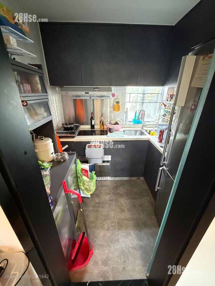 村屋 售盤 2 房 , 1 浴室 700 平方呎