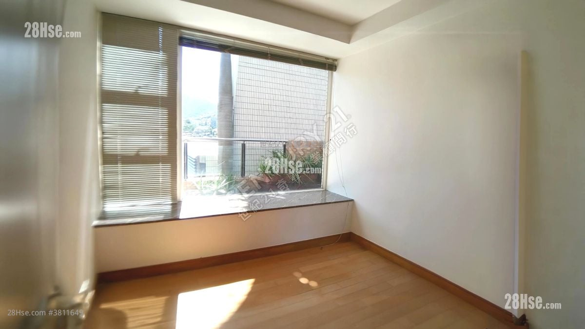 Costa Bello Sell 3 Bedrooms 916 ft²