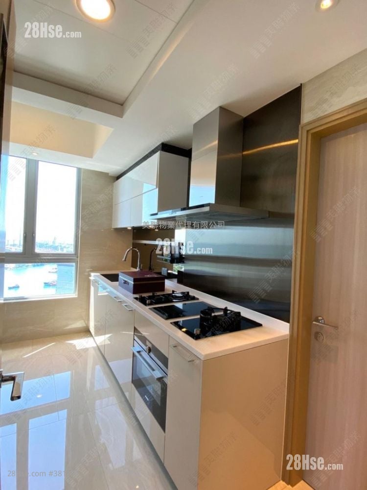 Cullinan West Sell 4 Bedrooms , 4 Bathrooms 1,327 ft²