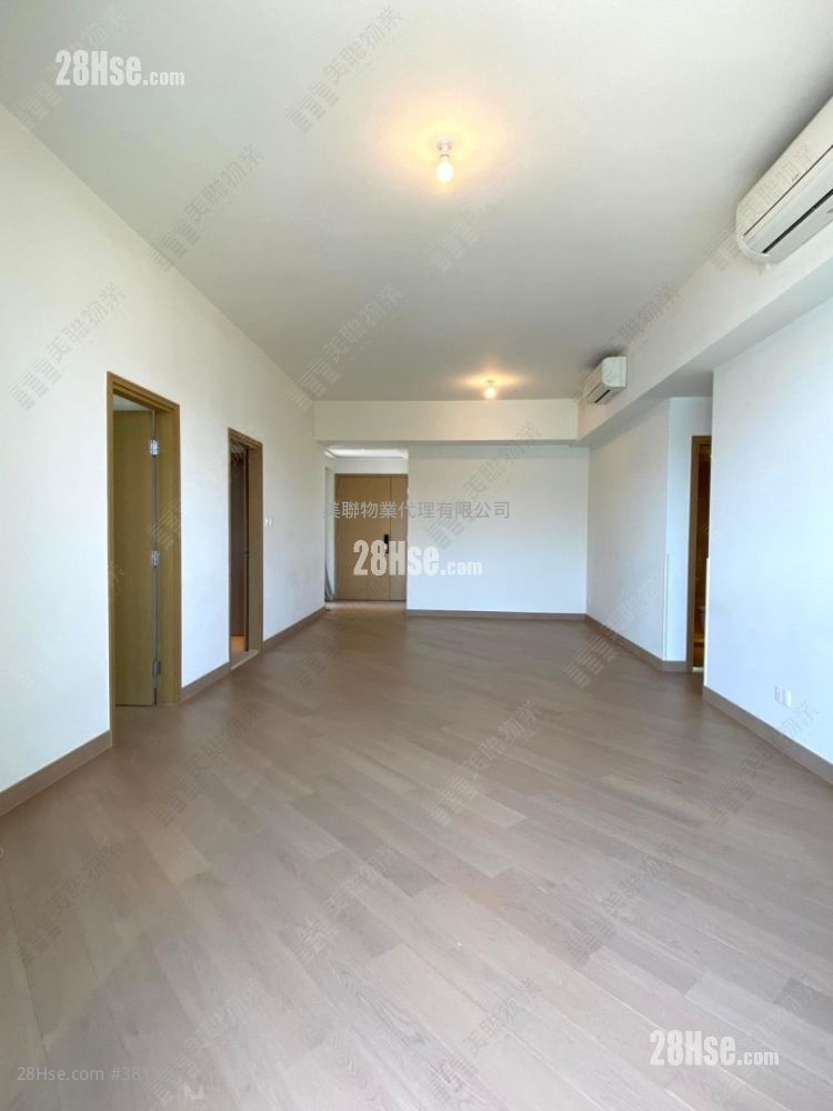 Cullinan West Sell 4 Bedrooms , 4 Bathrooms 1,327 ft²