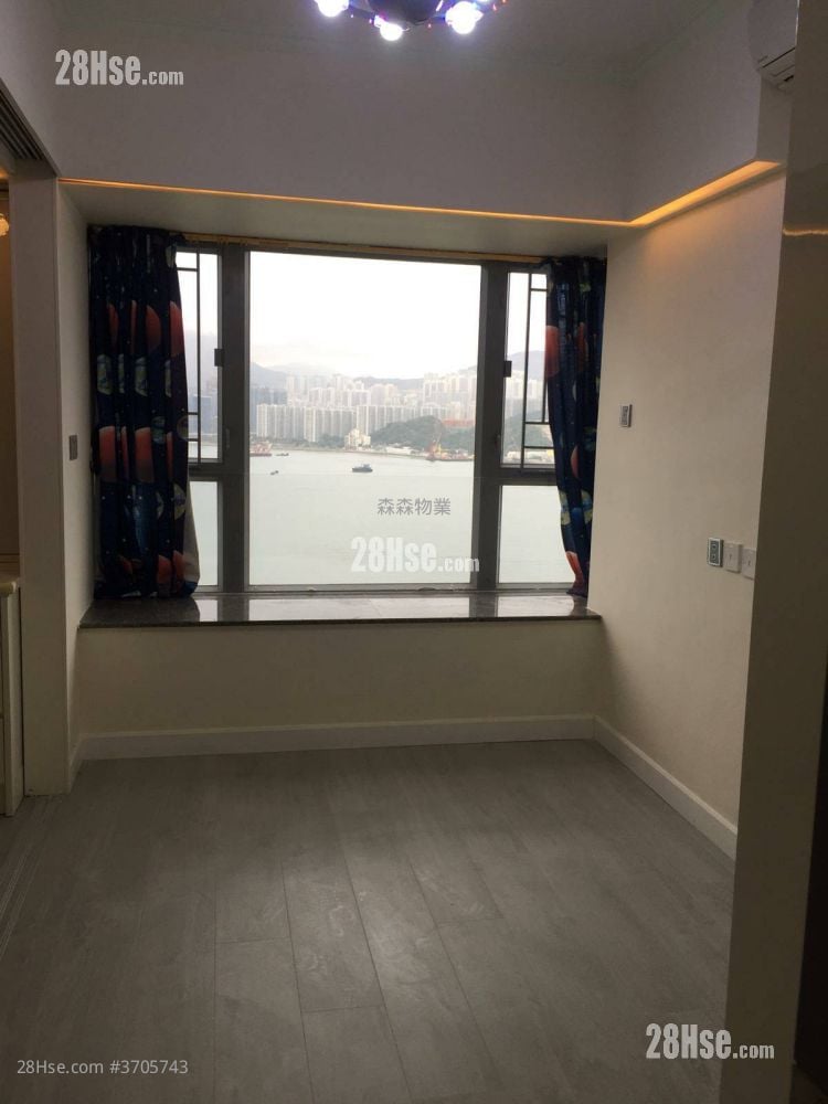 Grand Promenade Rental 4 Bedrooms , 3 Bathrooms 1,129 ft²