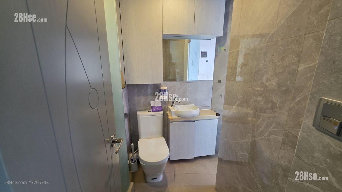 Grand Promenade Rental 4 Bedrooms , 3 Bathrooms 1,129 ft²