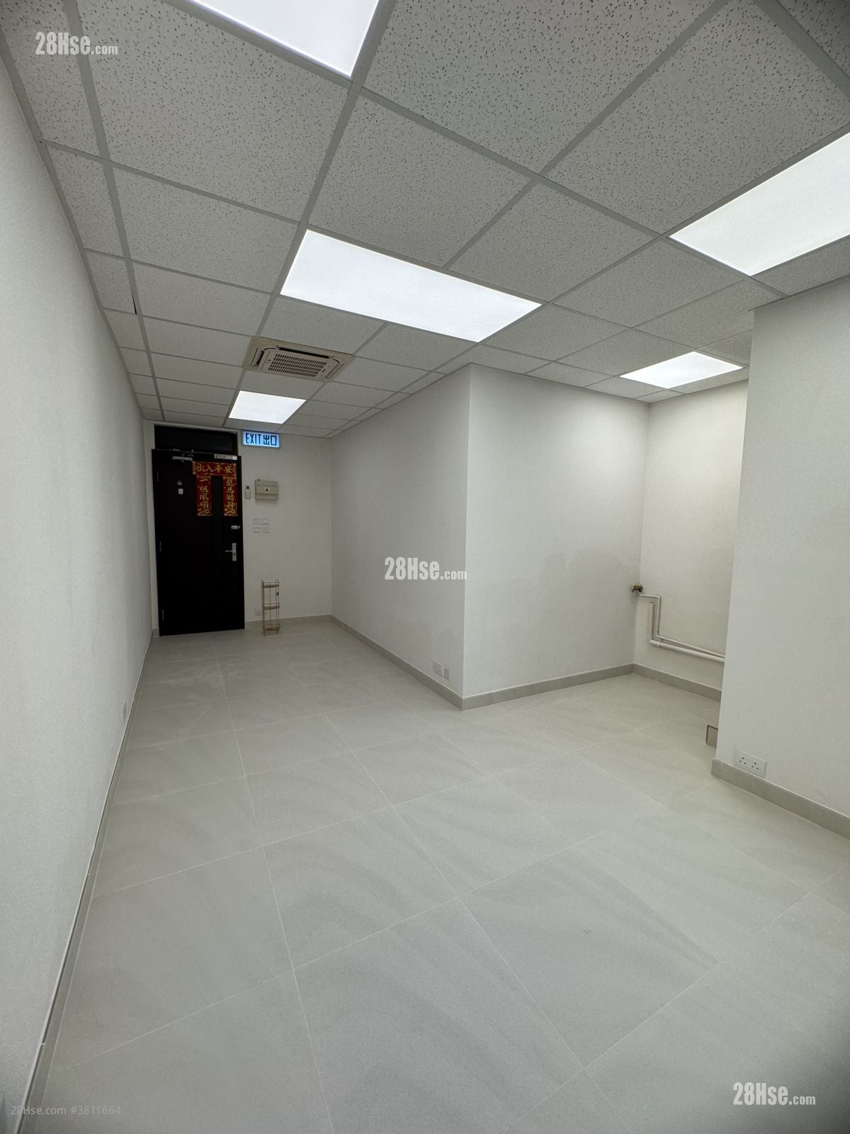 Tai Tak Industrial Building Sell 1 Toilet