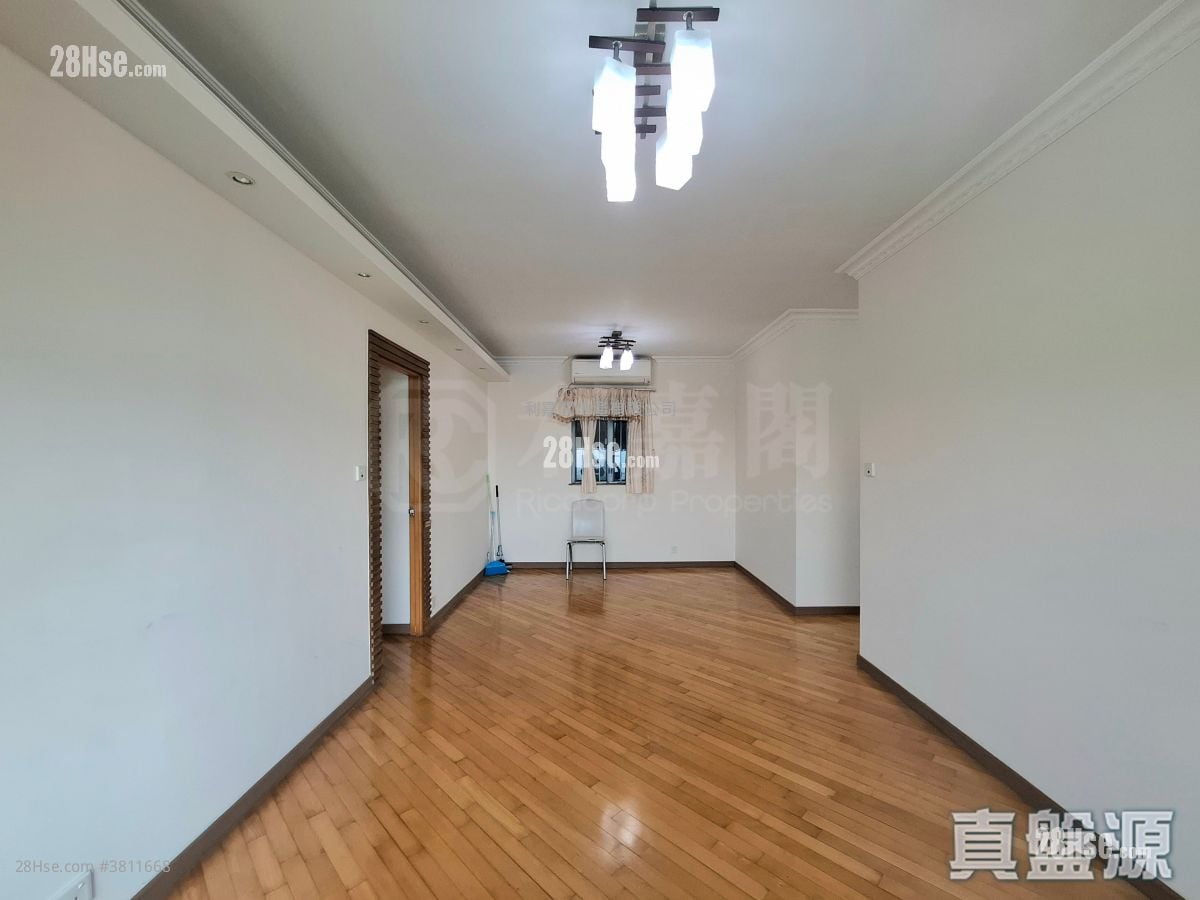Tung Chung Crescent Rental 3 Bedrooms , 3 Bathrooms 821 ft²
