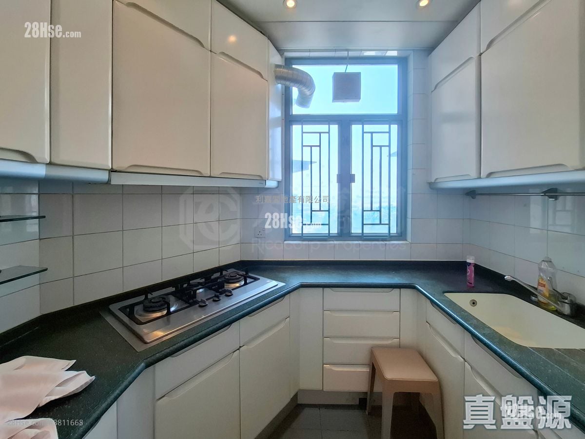 Tung Chung Crescent Rental 3 Bedrooms , 3 Bathrooms 821 ft²